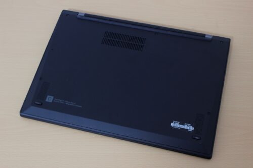 Thinkpad X1 Carbon Gen9 底面の画像